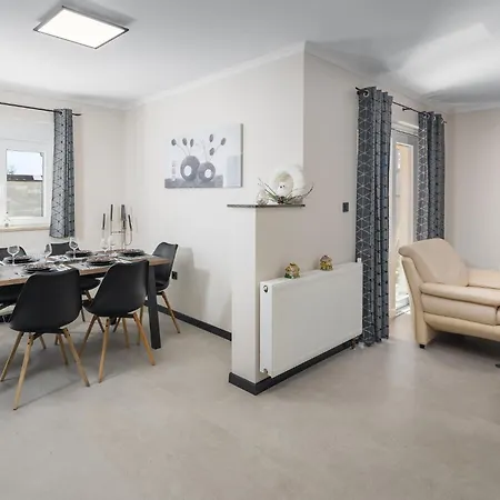 3 Bedroom Lovely Home In Porec Holiday home Porec