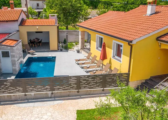 Casa vacanze Three-bedroom In Porec *