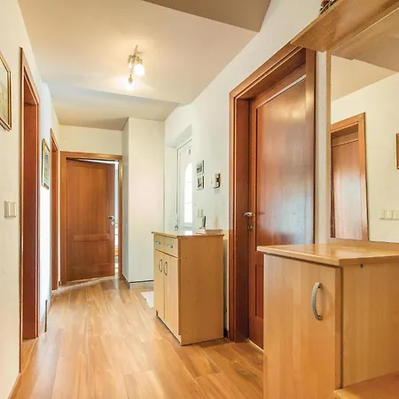 Three-bedroom In Tatil Evi Poreč